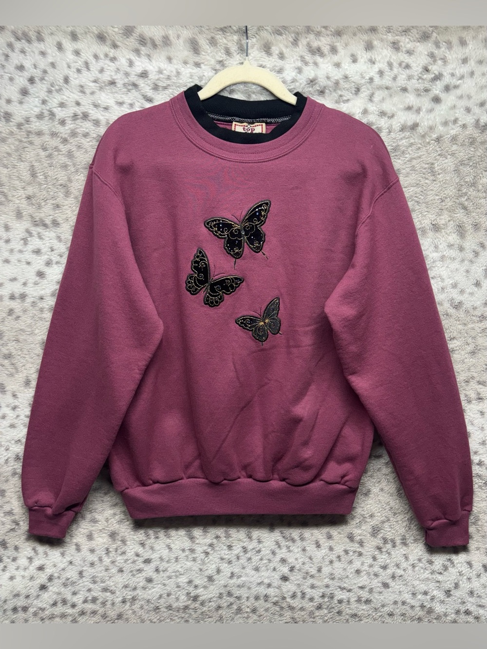 VINTAGE TOP STITCH VELOUR BUTTERFLY EMBROIDERED CREWNECK